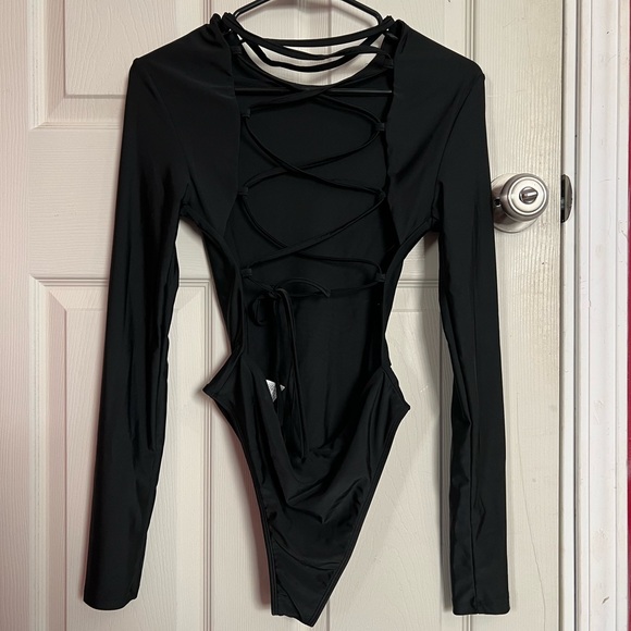 Women’s black open back bodysuit - Picture 4 of 5